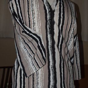 Woman's 2x blouse Serengti